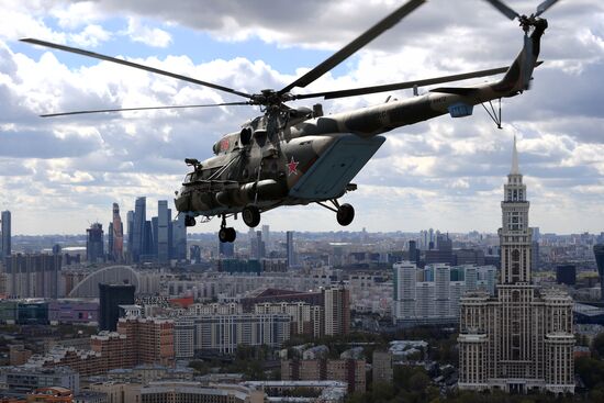 Генеральная репетиция воздушной части парада Победы в Москве