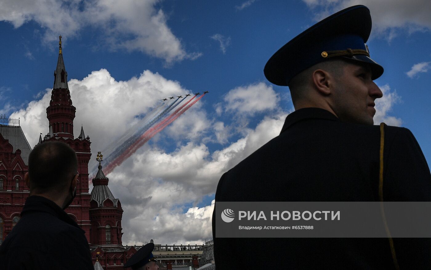 Генеральная репетиция воздушной части парада Победы в Москве