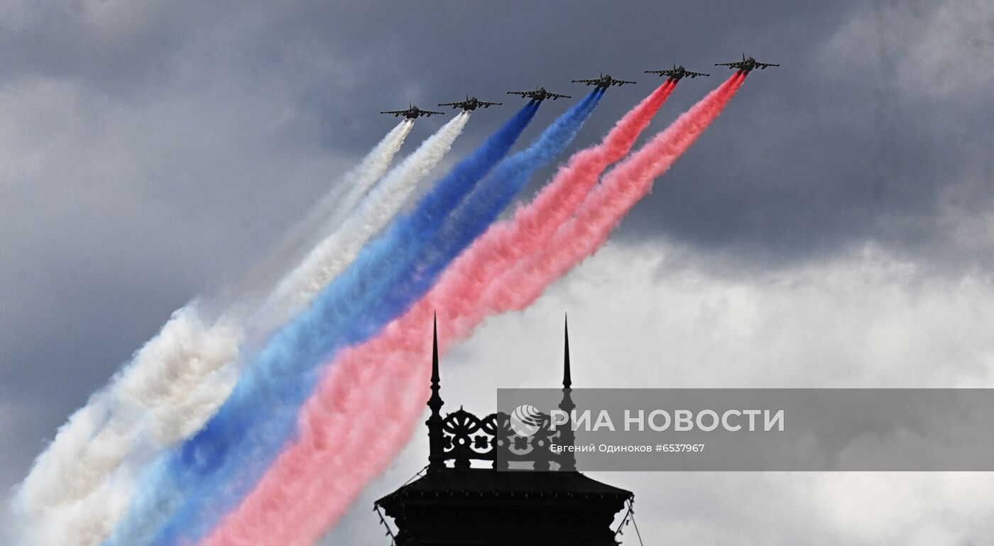Генеральная репетиция воздушной части парада Победы в Москве