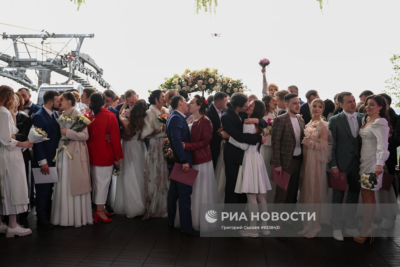 Торжественные регистрации брака на Московской канатной дороге