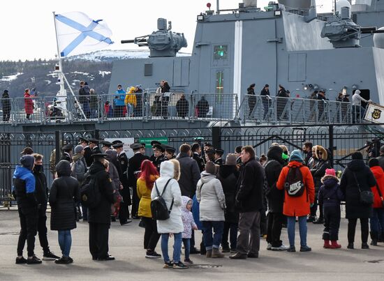 Фрегат "Адмирал Горшков" открыли для экскурсий