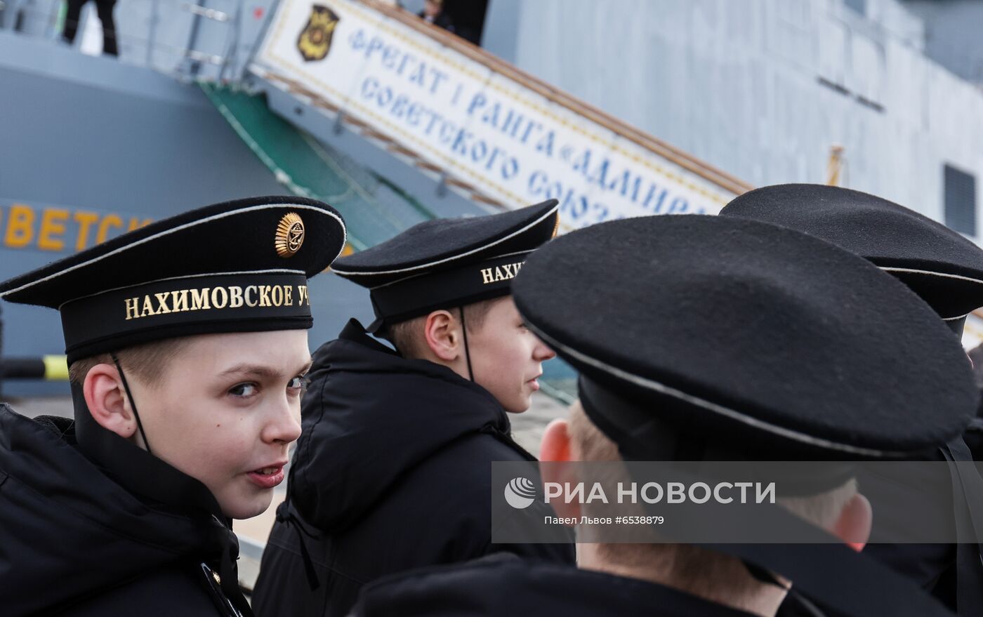 Фрегат "Адмирал Горшков" открыли для экскурсий