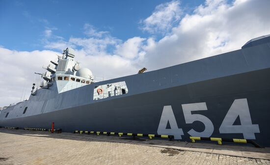 Фрегат "Адмирал Горшков" открыли для экскурсий