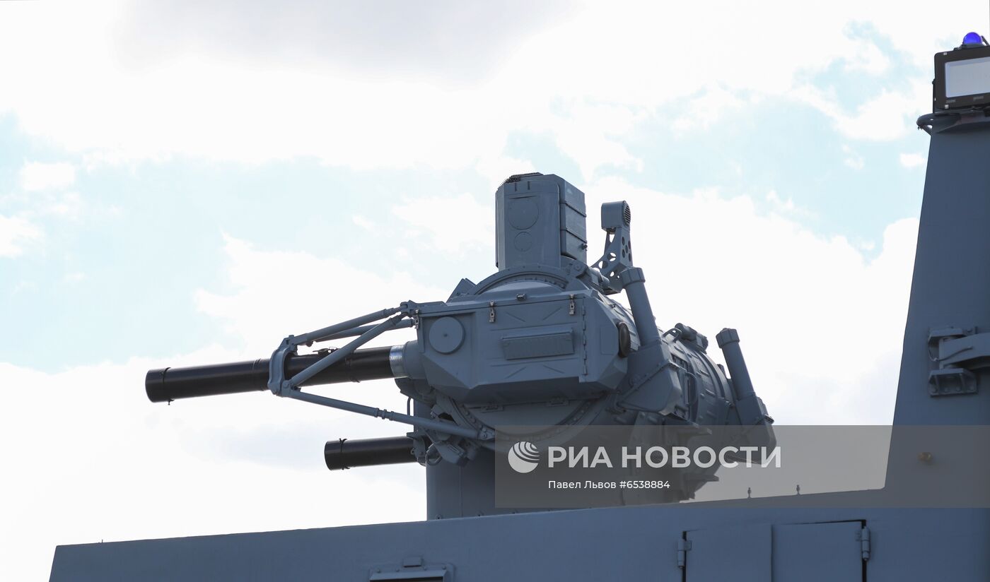 Фрегат "Адмирал Горшков" открыли для экскурсий