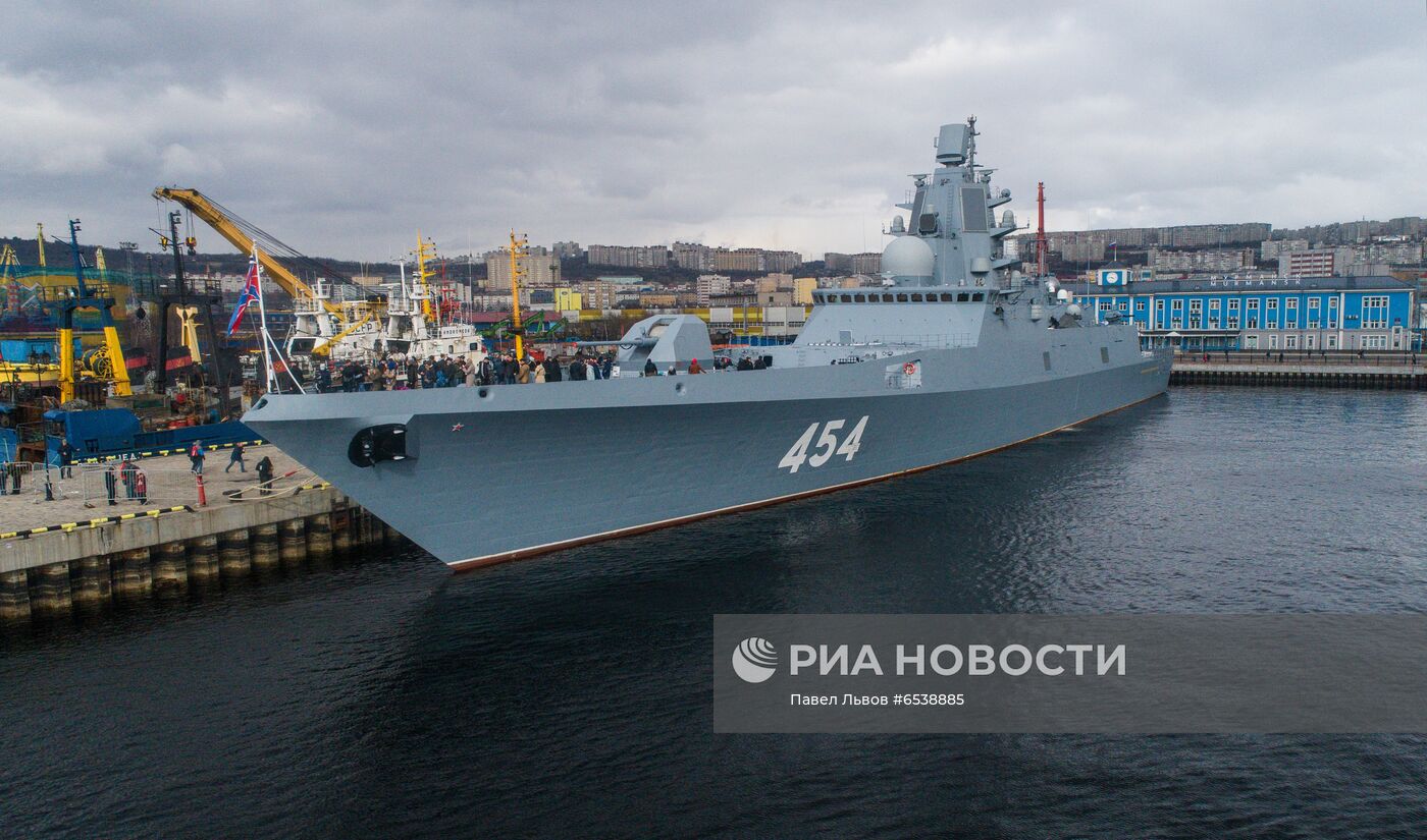 Фрегат "Адмирал Горшков" открыли для экскурсий