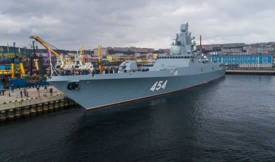 Фрегат "Адмирал Горшков" открыли для экскурсий