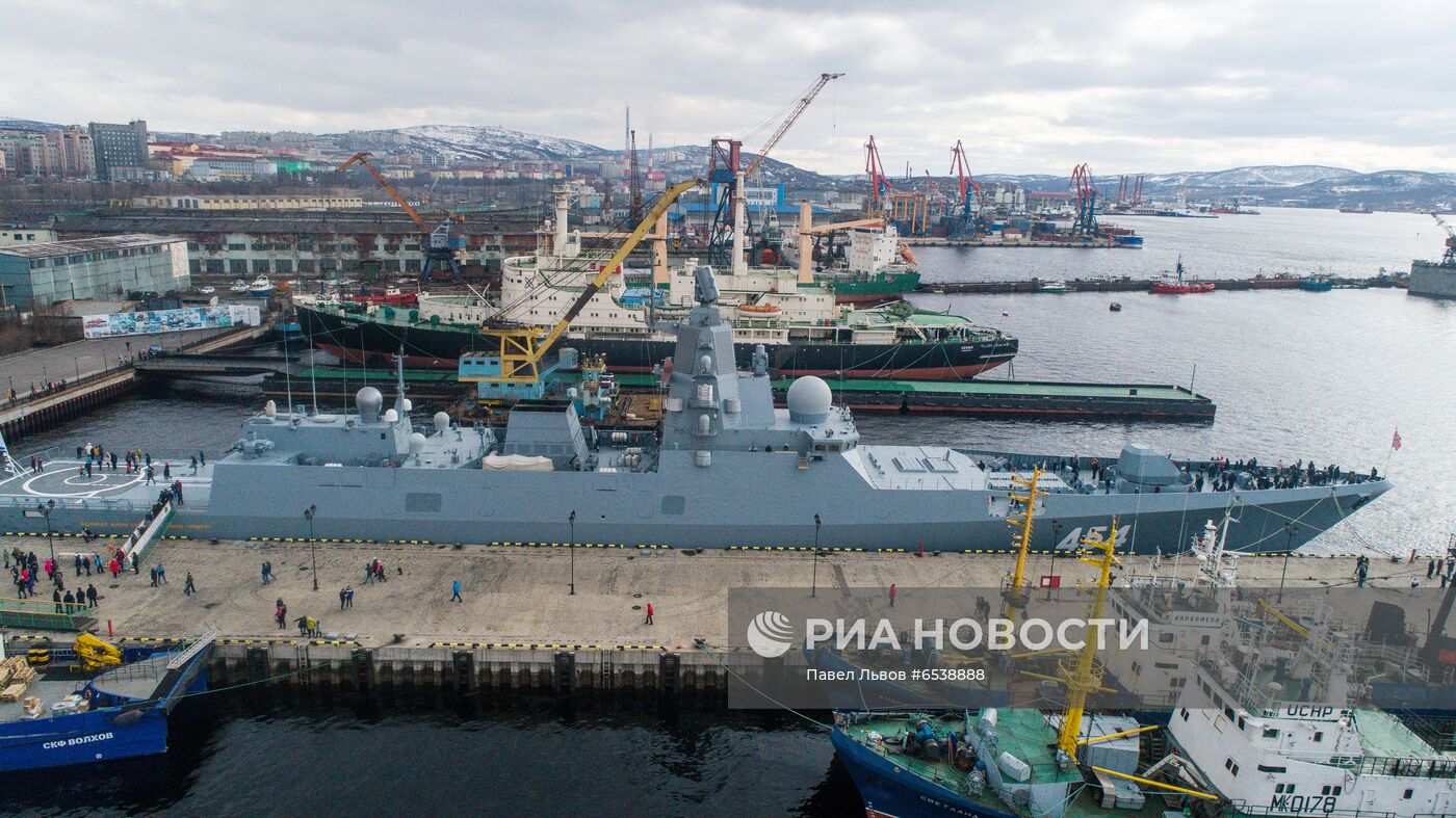 Фрегат "Адмирал Горшков" открыли для экскурсий