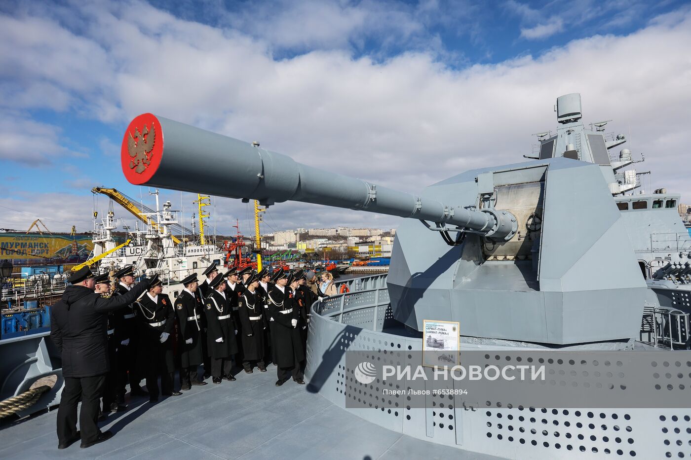 Фрегат "Адмирал Горшков" открыли для экскурсий