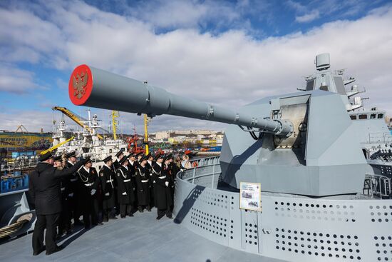 Фрегат "Адмирал Горшков" открыли для экскурсий