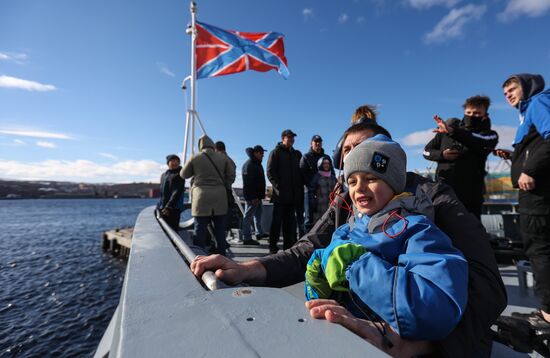 Фрегат "Адмирал Горшков" открыли для экскурсий