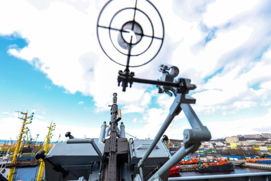 Фрегат "Адмирал Горшков" открыли для экскурсий