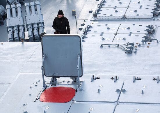 Фрегат "Адмирал Горшков" открыли для экскурсий