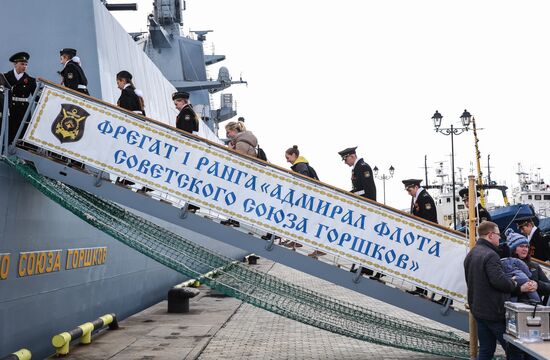 Фрегат "Адмирал Горшков" открыли для экскурсий