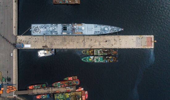 Фрегат "Адмирал Горшков" открыли для экскурсий