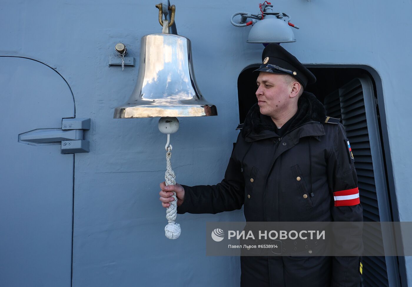 Фрегат "Адмирал Горшков" открыли для экскурсий