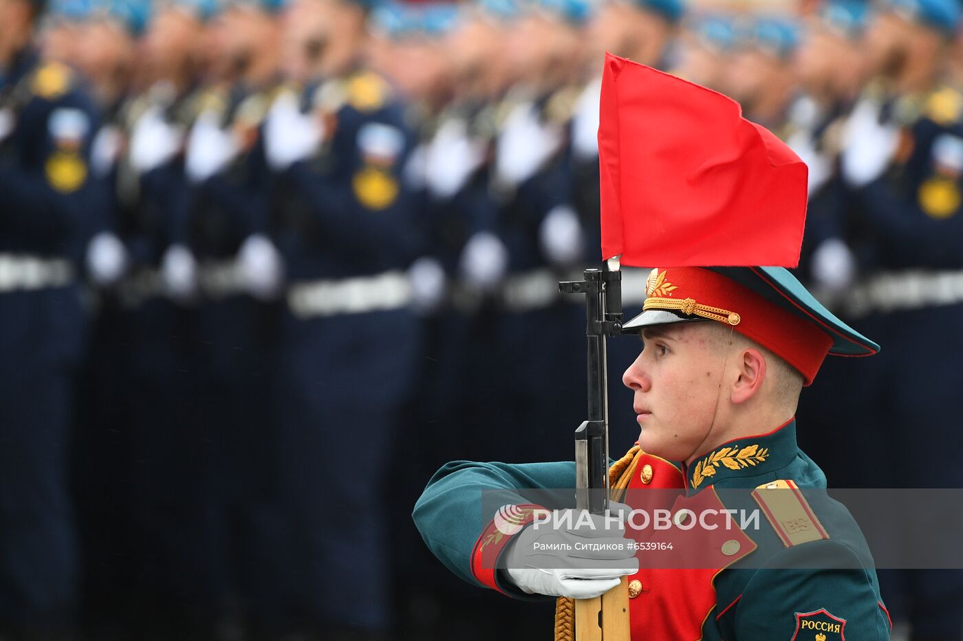 Военный парад в честь 76-й годовщины Победы