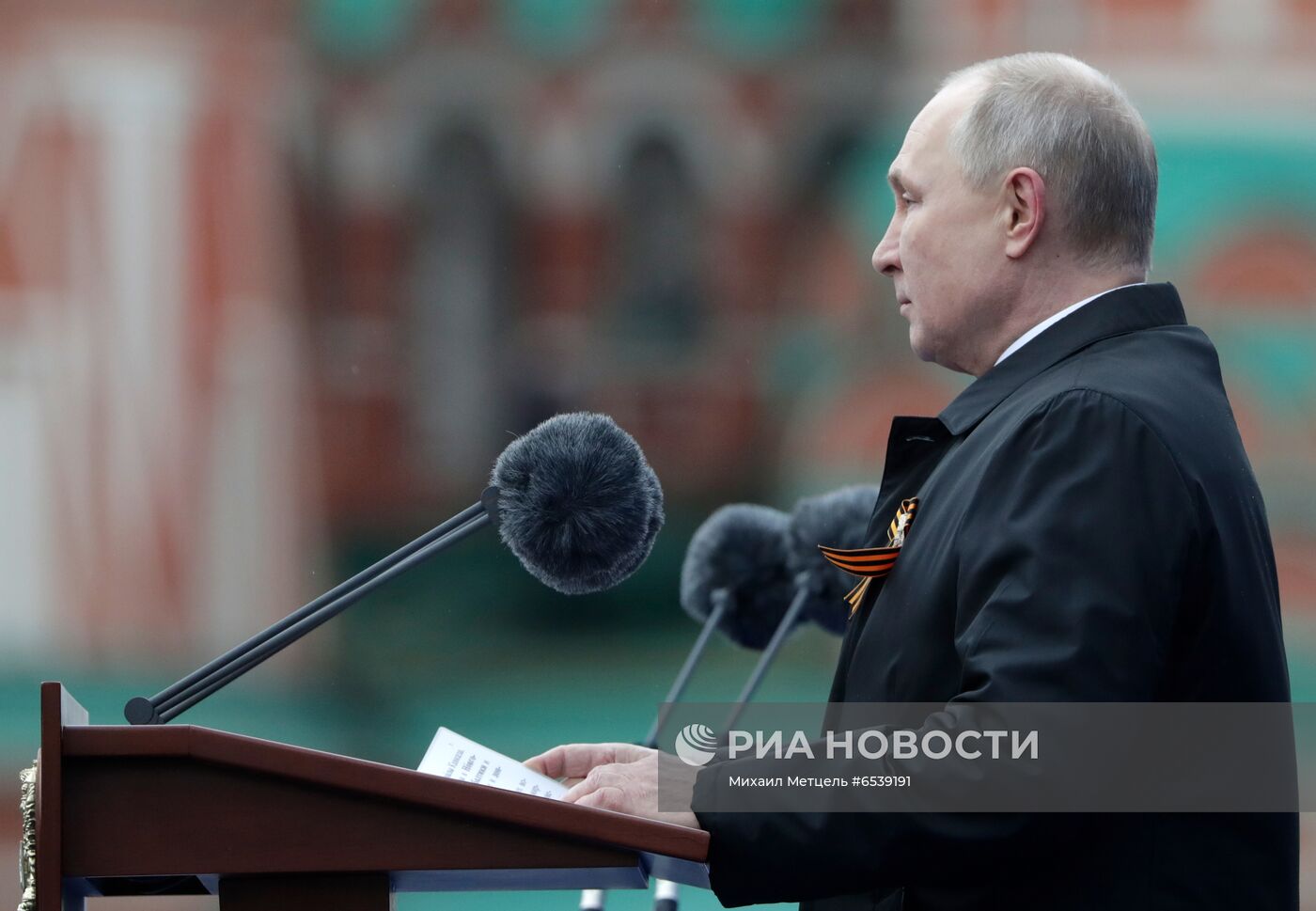 Президент РФ В. Путин на военном параде в честь 76-й годовщины Победы в ВОВ