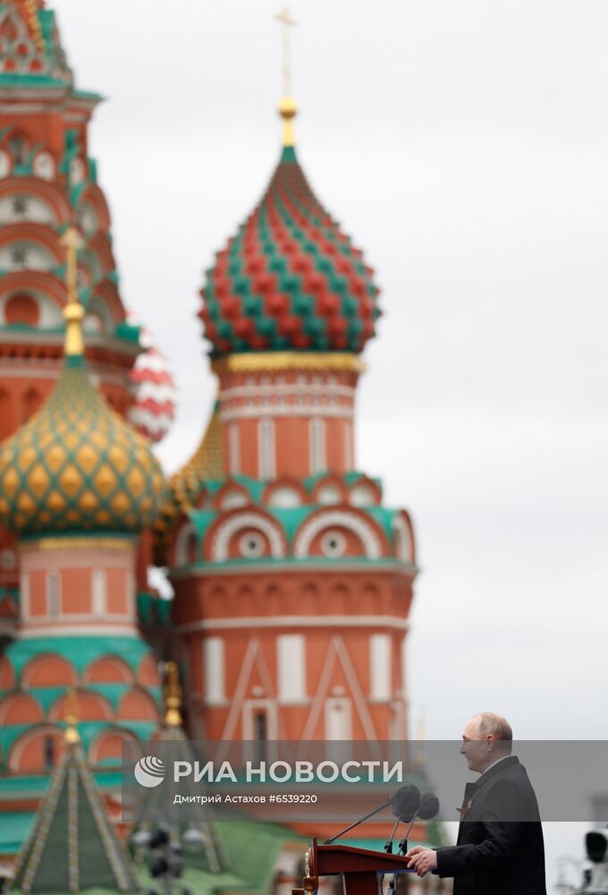 Президент РФ В. Путин на военном параде в честь 76-й годовщины Победы в ВОВ