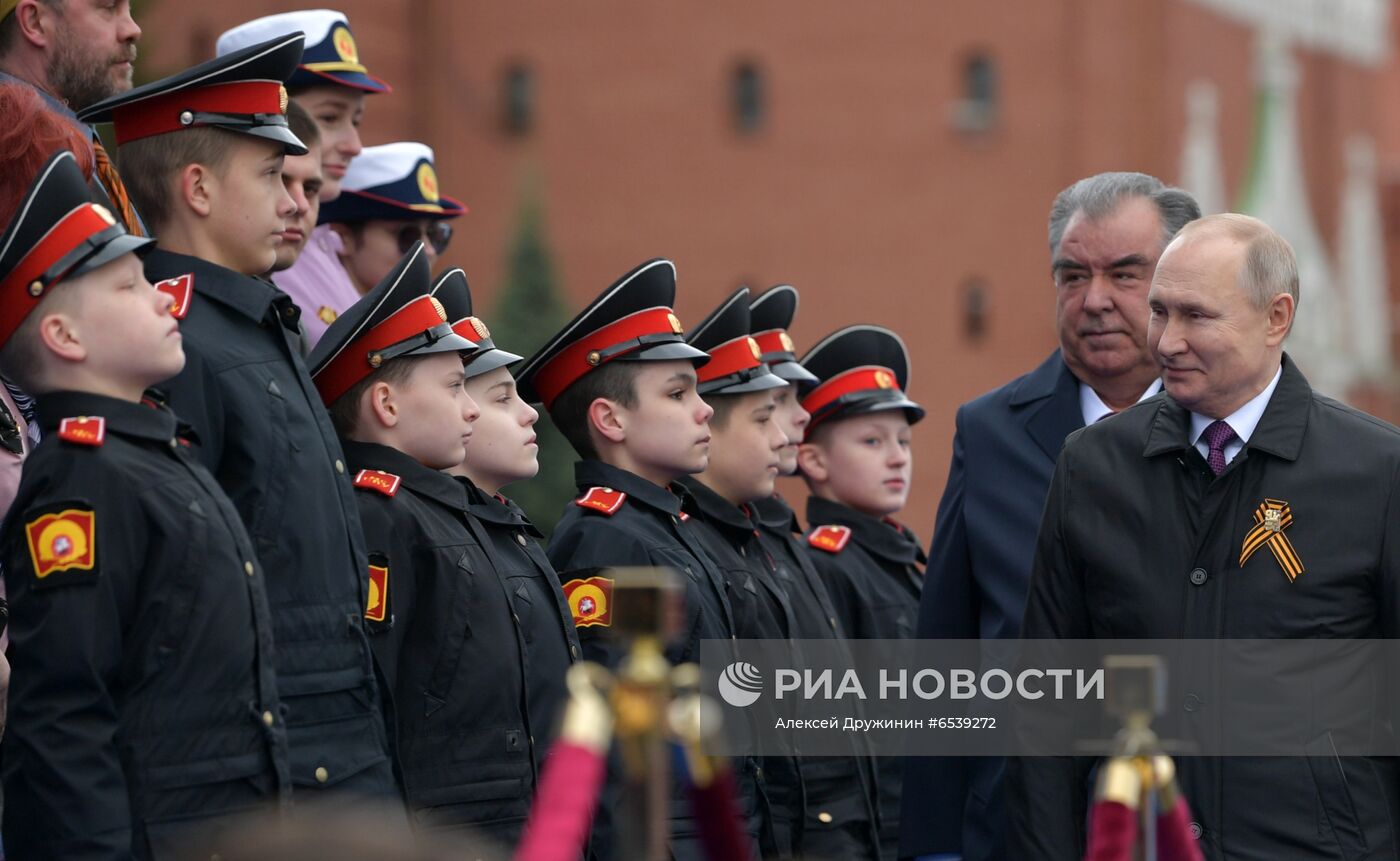 Президент РФ В. Путин на военном параде в честь 76-й годовщины Победы в ВОВ