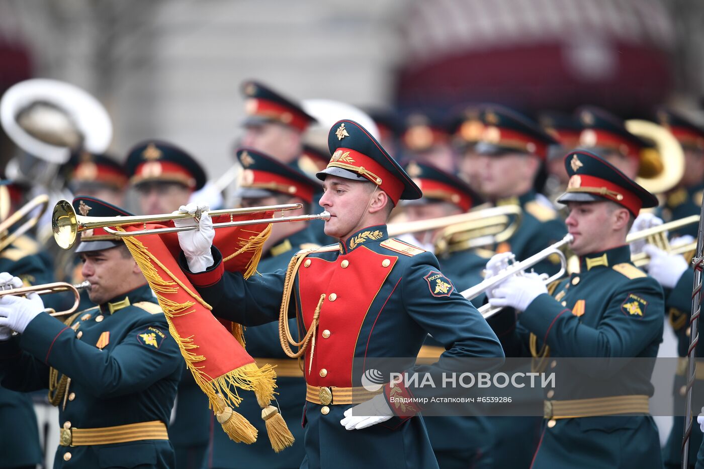 Военный парад в честь 76-й годовщины Победы