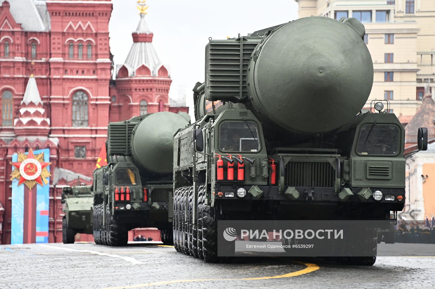 Военный парад в честь 76-й годовщины Победы