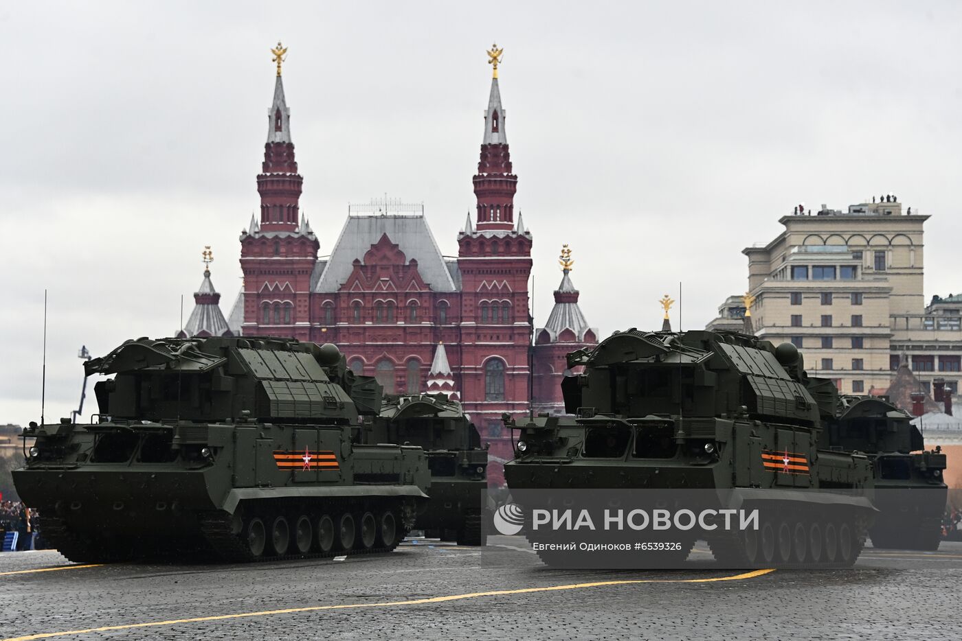 Военный парад в честь 76-й годовщины Победы 