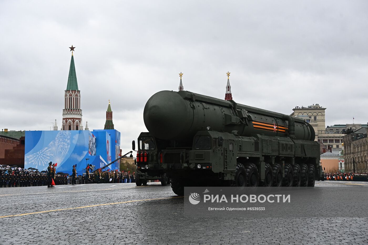 Военный парад в честь 76-й годовщины Победы