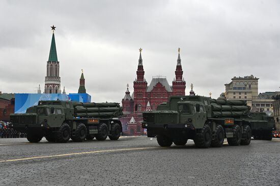 Военный парад в честь 76-й годовщины Победы 