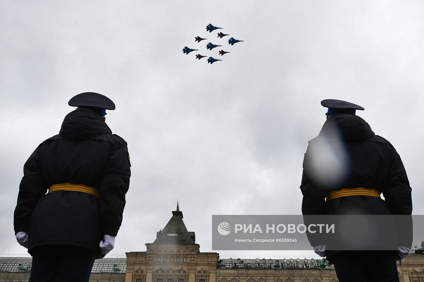 Воздушная часть парада в честь 76-й годовщины Победы