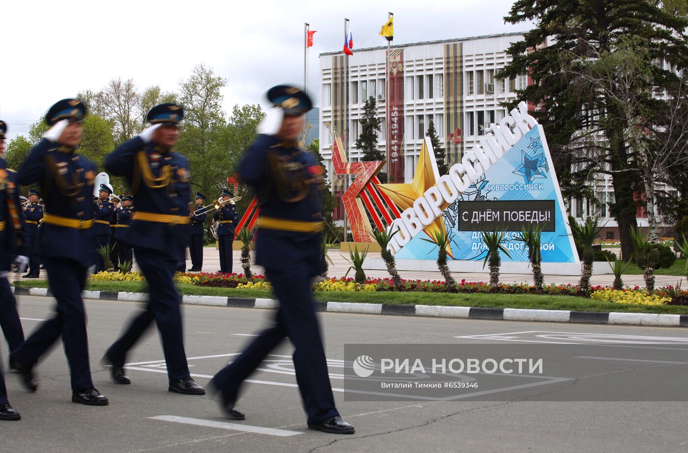 Военный парад в городах России, посвящённый 76-й годовщине Победы