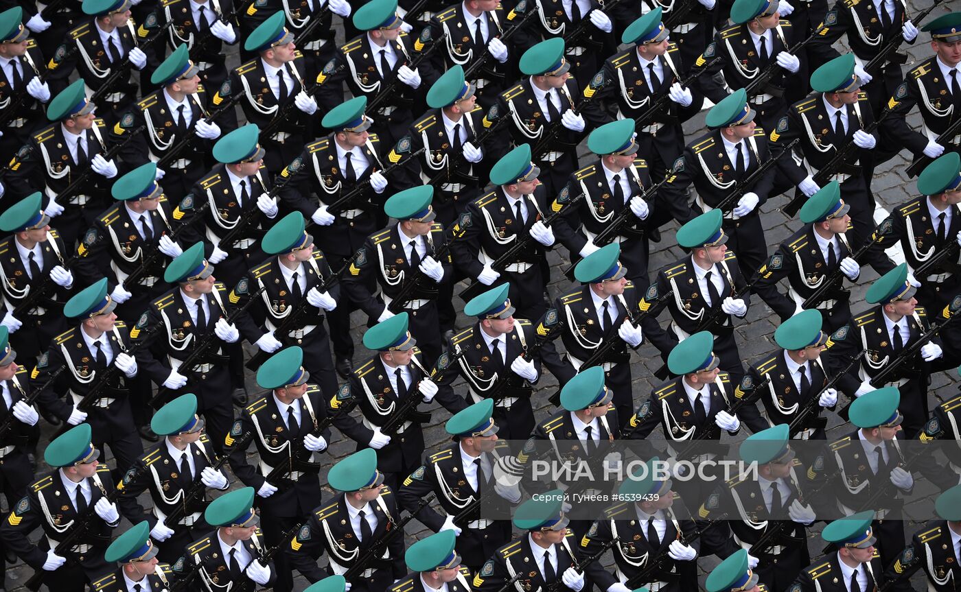 Военный парад в честь 76-й годовщины Победы