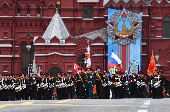 Военный парад в честь 76-й годовщины Победы 