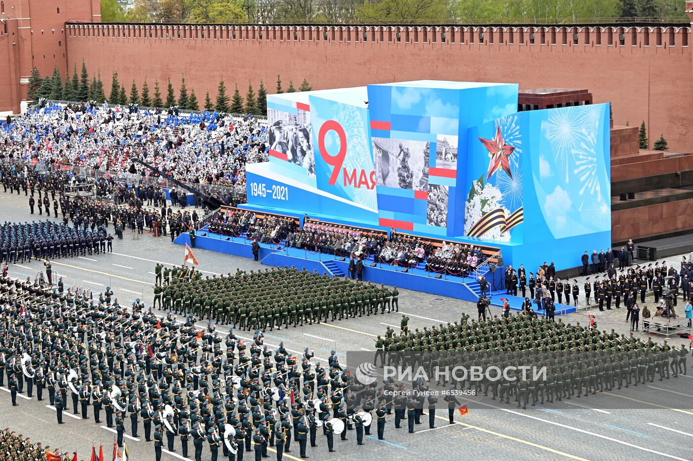 Военный парад в честь 76-й годовщины Победы