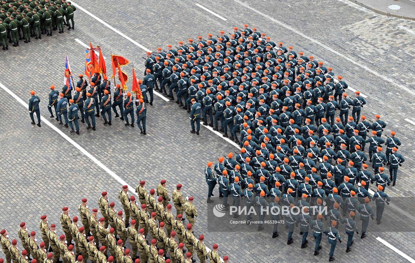 Военный парад в честь 76-й годовщины Победы