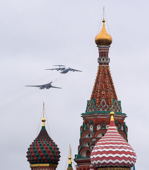 Воздушная часть парада в честь 76-й годовщины Победы