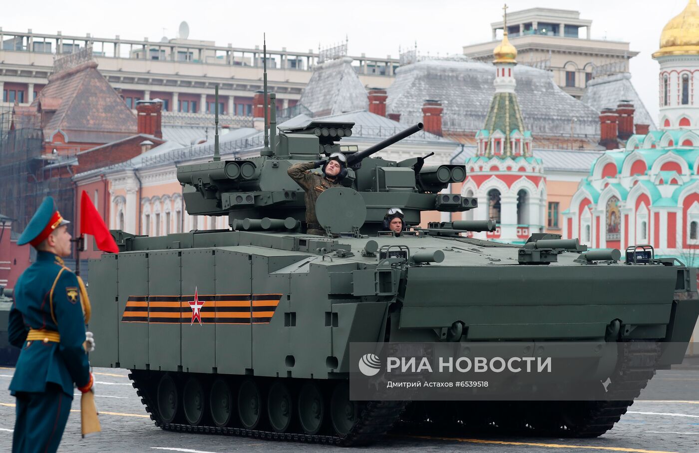 Военный парад в честь 76-й годовщины Победы