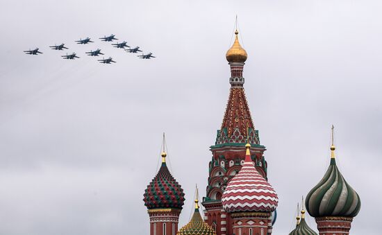 Воздушная часть парада в честь 76-й годовщины Победы