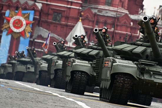 Военный парад в честь 76-й годовщины Победы 