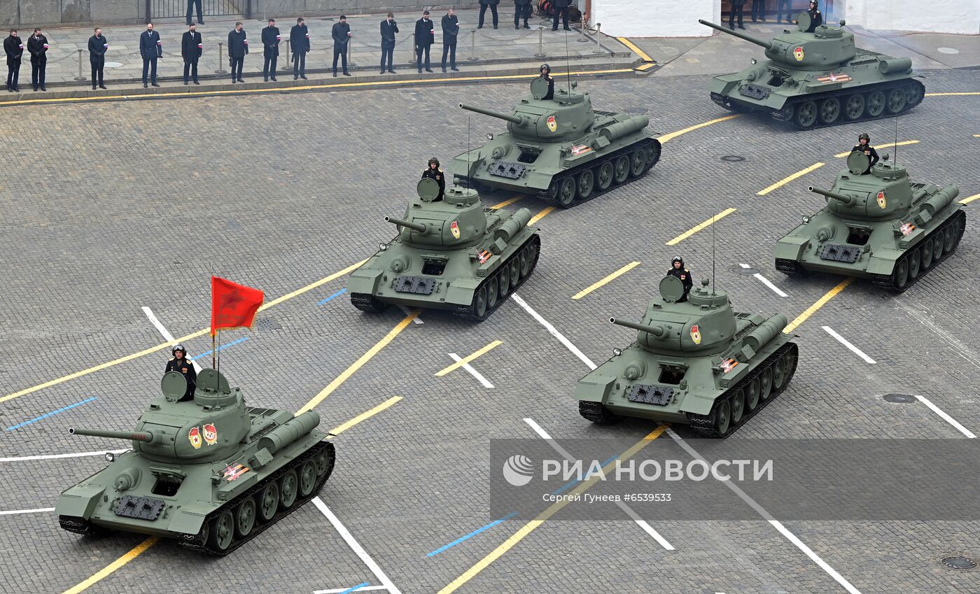 Военный парад в честь 76-й годовщины Победы