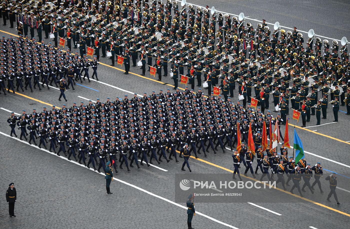 Военный парад в честь 76-й годовщины Победы