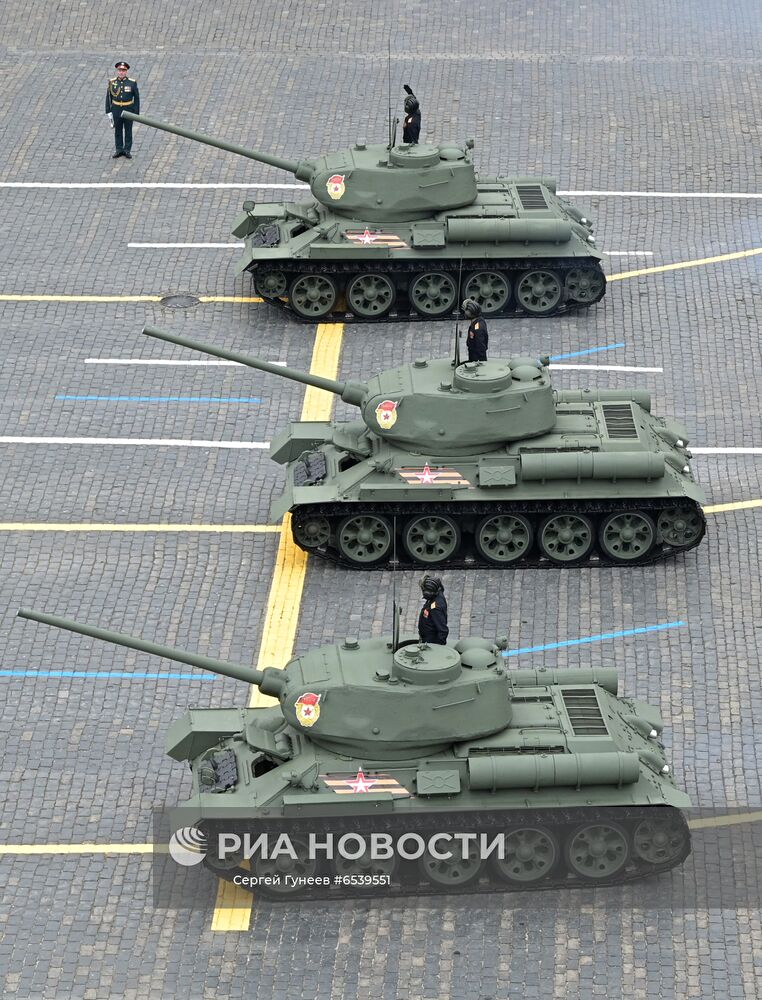 Военный парад в честь 76-й годовщины Победы