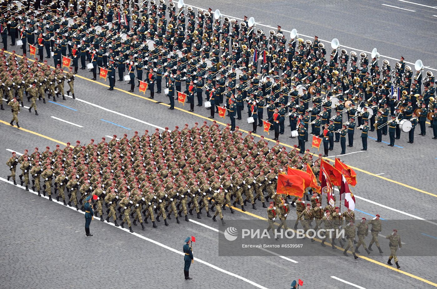 Военный парад в честь 76-й годовщины Победы