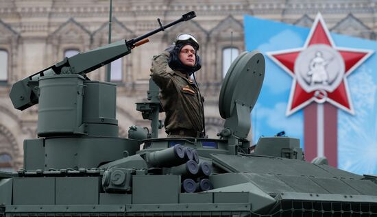 Военный парад в честь 76-й годовщины Победы 