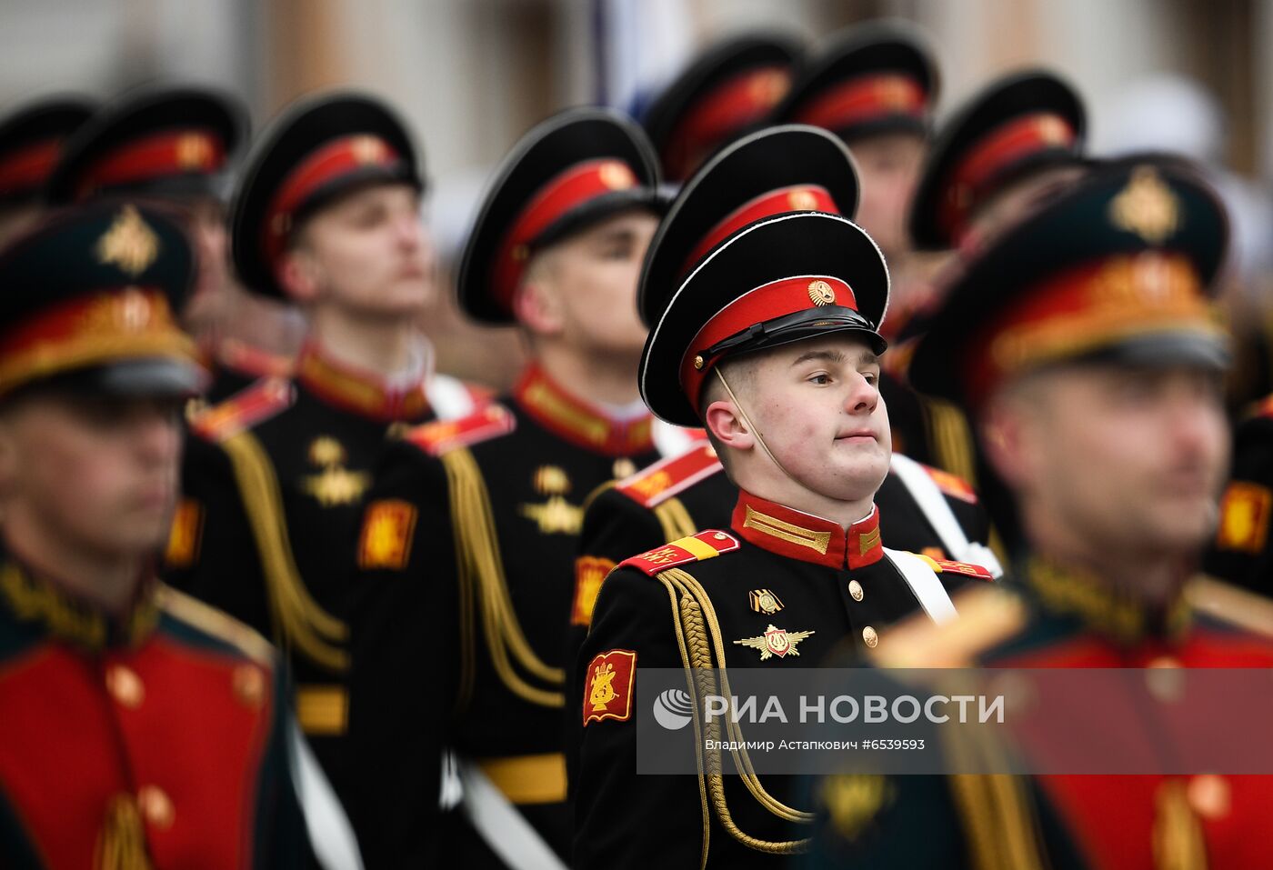 Военный парад в честь 76-й годовщины Победы