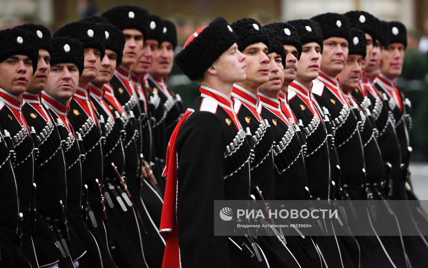 Военный парад в честь 76-й годовщины Победы 