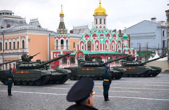 Военный парад в честь 76-й годовщины Победы 