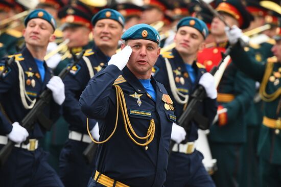 Военный парад в честь 76-й годовщины Победы 