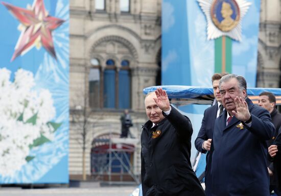 Президент РФ В. Путин на военном параде в честь 76-й годовщины Победы в ВОВ