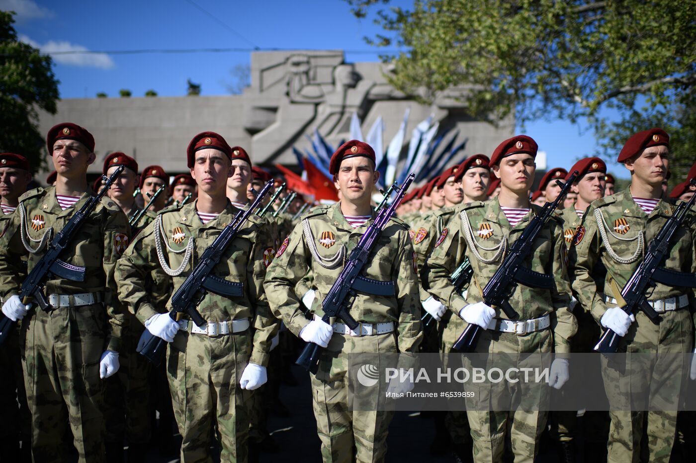 Военный парад в городах России, посвящённый 76-й годовщине Победы 