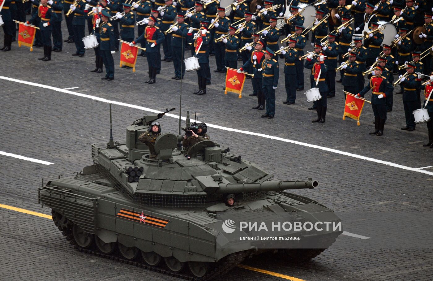 Военный парад в честь 76-й годовщины Победы